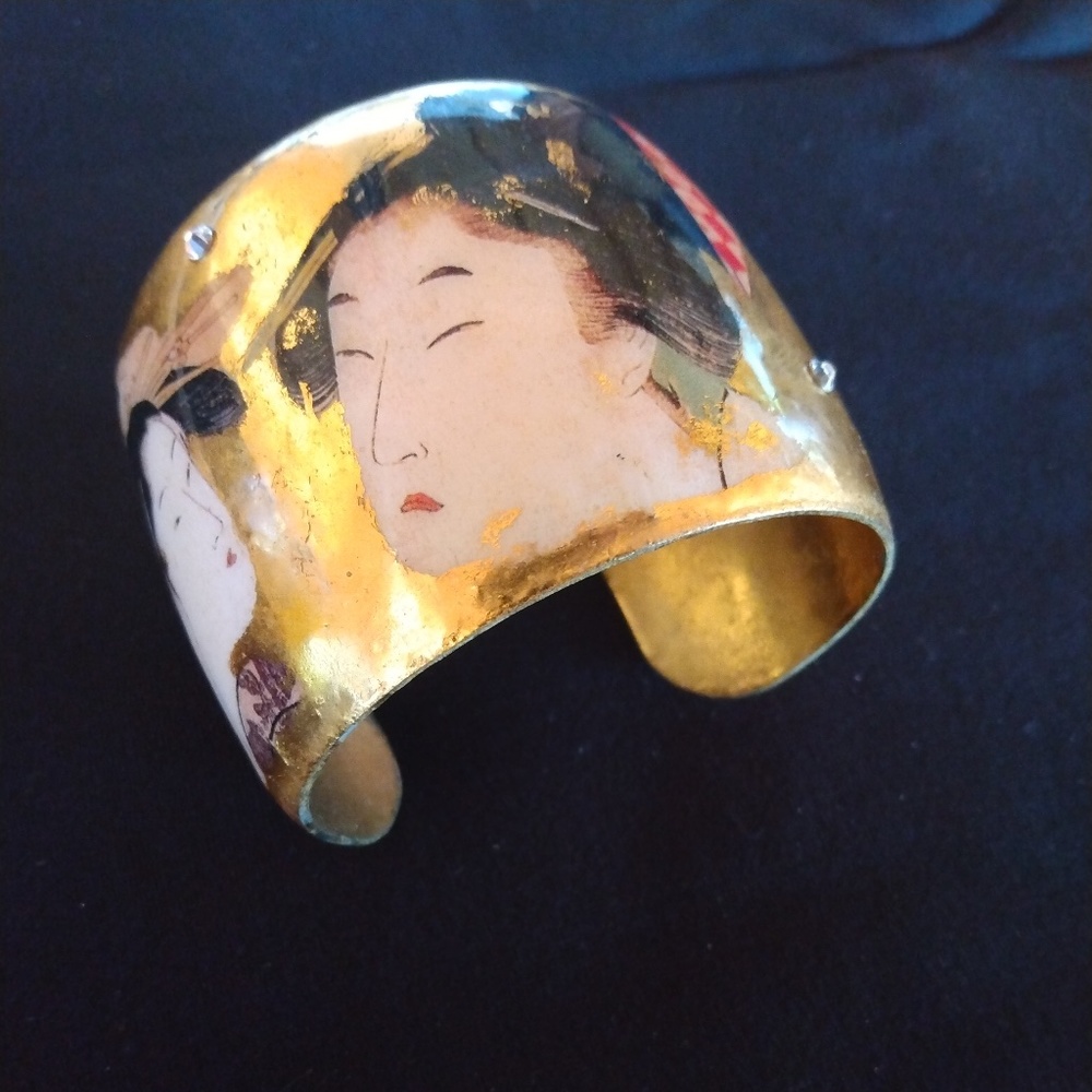 Enovateur gold leaf cuff bracelet